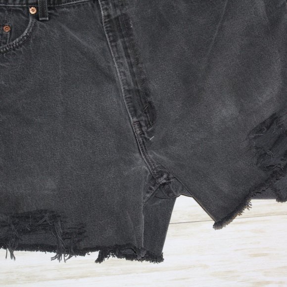 Vintage Cut Off LEVI's 505 Shorts 38 High RISE - Picture 3 of 4